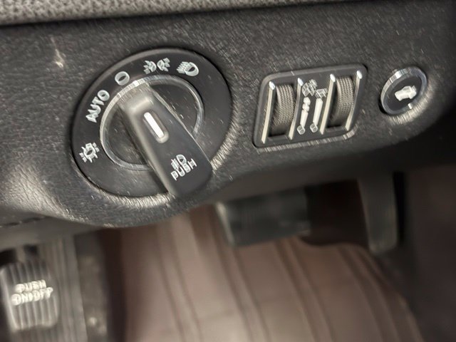 Used 2019 Chrysler 300 S AWD/4WD image 16