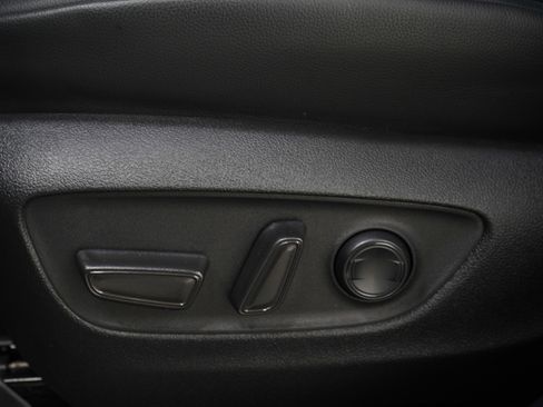 Used 2024 Toyota Highlander XLE image 26