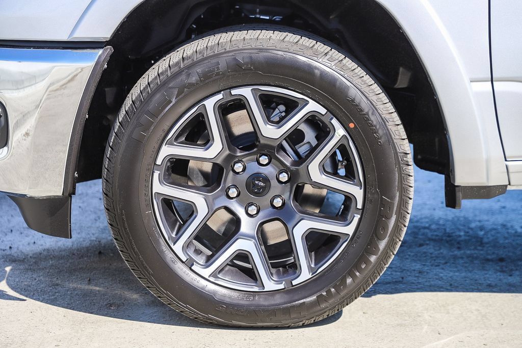 New 2026 RAM 1500 Laramie AWD/4WD image 11