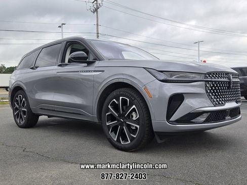 New 2025 Lincoln Nautilus Reserve AWD/4WD image 4