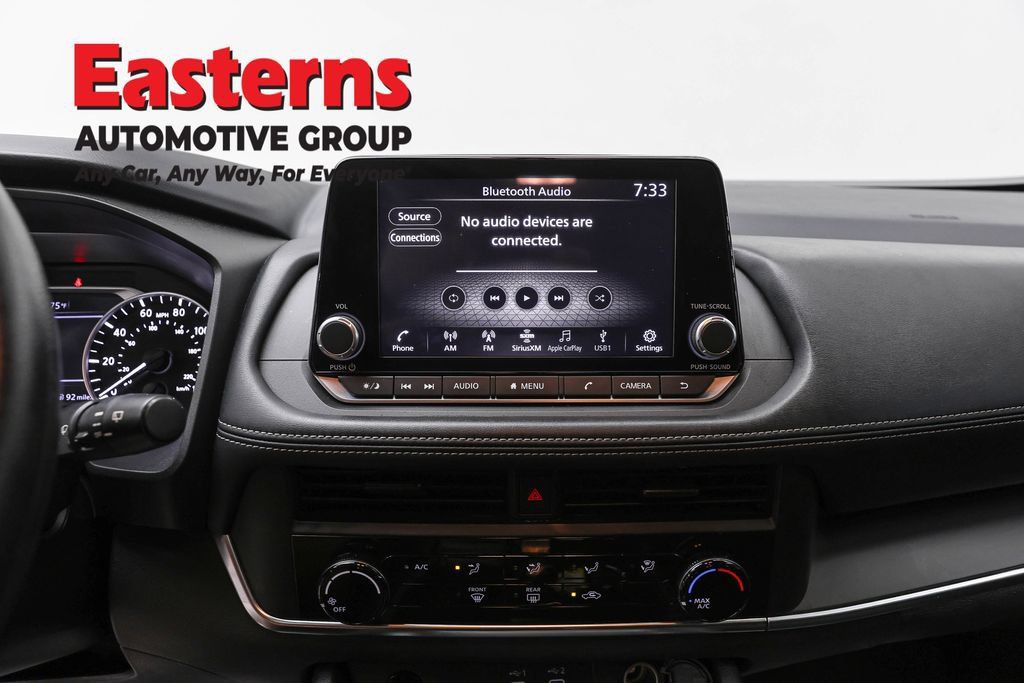 Used 2024 Nissan Rogue S AWD/4WD image 12