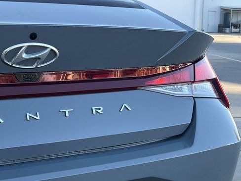 Used 2022 Hyundai Elantra SEL image 5