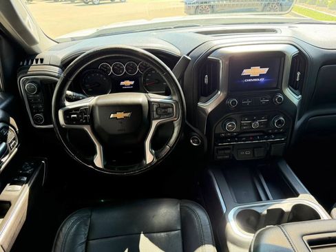 Used 2020 Chevrolet Silverado 1500 LTZ AWD/4WD image 12