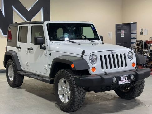 Used 2013 Jeep Wrangler Unlimited Sport AWD/4WD image 3
