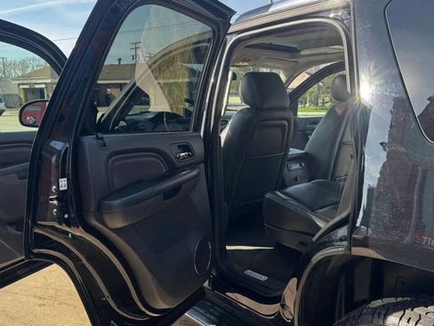 Used 2013 GMC Yukon Denali AWD/4WD image 15