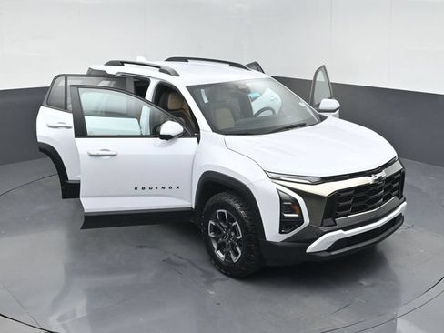Used 2026 Chevrolet Equinox ACTIV w/ Convenience Package III FWD image 51