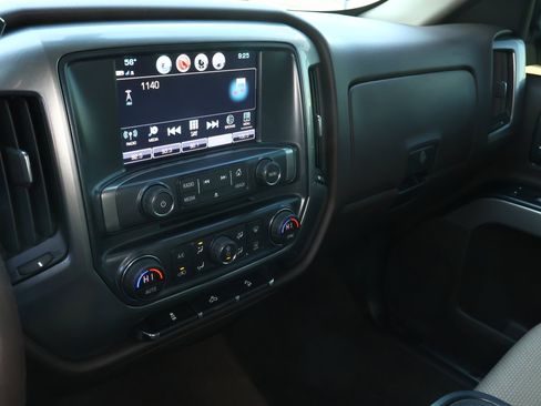 Used 2018 Chevrolet Silverado 1500 LT w/ Texas Edition image 17