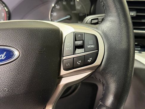 Used 2022 Ford Explorer XLT w/ Equipment Group 202A AWD/4WD image 27
