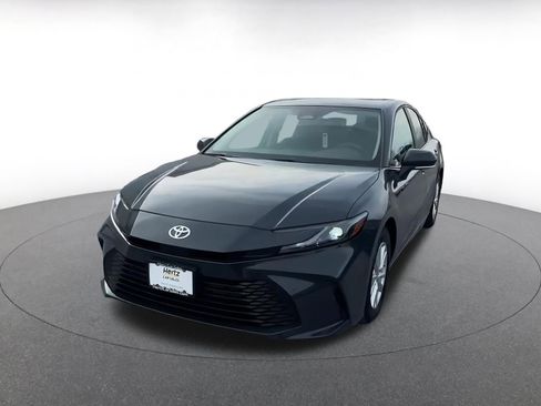 Used 2025 Toyota Camry LE image 4