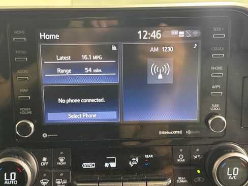 Used 2020 Toyota Highlander XLE AWD/4WD image 30