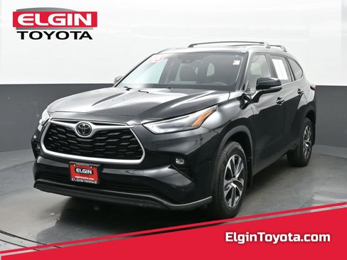 Used 2023 Toyota Highlander XLE AWD/4WD image 1
