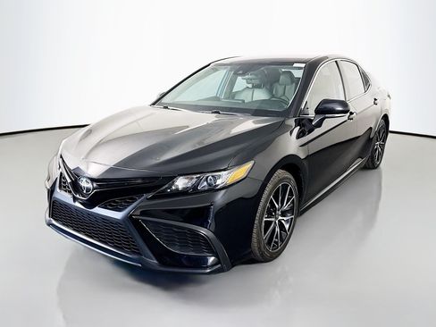 Used 2023 Toyota Camry SE FWD image 4