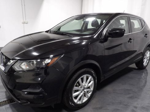 Used 2021 Nissan Rogue Sport S image 3