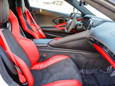 Used 2024 Chevrolet Corvette Stingray Premium Conv w/ Stealth Interior Trim Package image 19