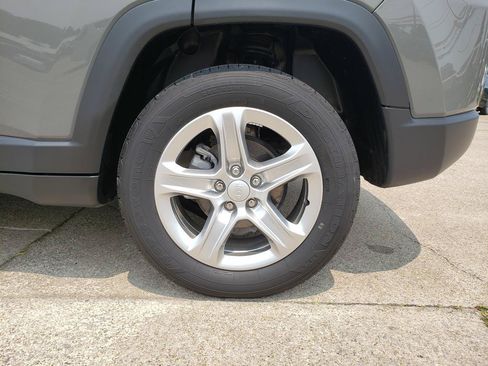 Certified 2023 Jeep Compass Latitude AWD/4WD image 10