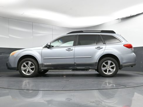 Used 2014 Subaru Outback 2.5i Limited image 30