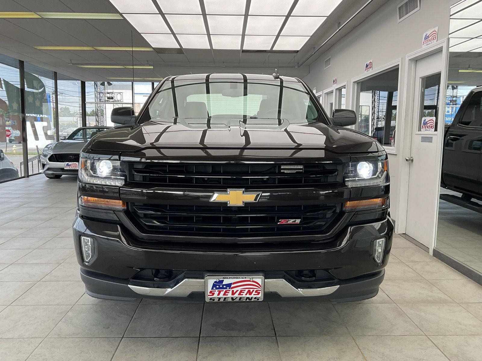 Used 2019 Chevrolet Silverado 1500 LT w/ All Star Edition AWD/4WD image 2