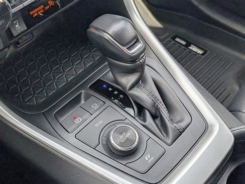 Certified 2021 Toyota RAV4 XLE Premium image 23