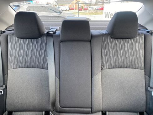 Used 2025 Toyota Camry LE image 28