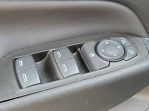 Certified 2023 Chevrolet Equinox LT w/ Driver Convenience Package image 21