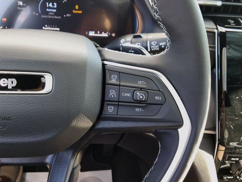 New 2025 Jeep Grand Cherokee L Laredo w/ Luxury Tech Group I image 19