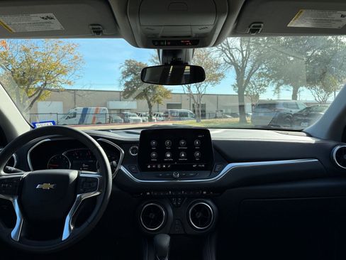 Used 2025 Chevrolet Blazer LT image 33