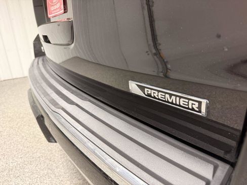 Used 2017 Chevrolet Suburban Premier image 7