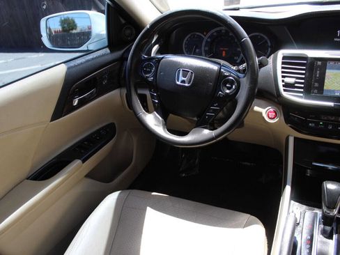Used 2016 Honda Accord Touring image 7