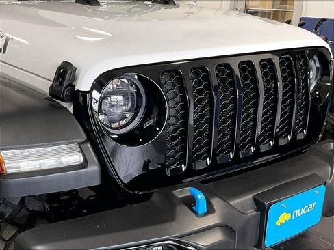 Used 2023 Jeep Wrangler Unlimited w/ Cold Weather Group AWD/4WD image 31