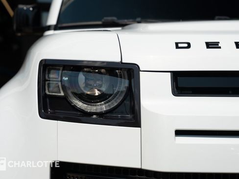 Used 2023 Land Rover Defender 110 V8 image 4