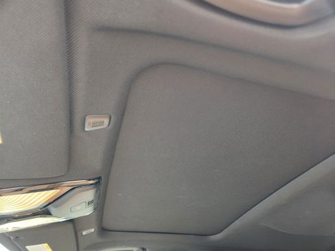 Used 2020 BMW 530e w/ M Sport Package image 27