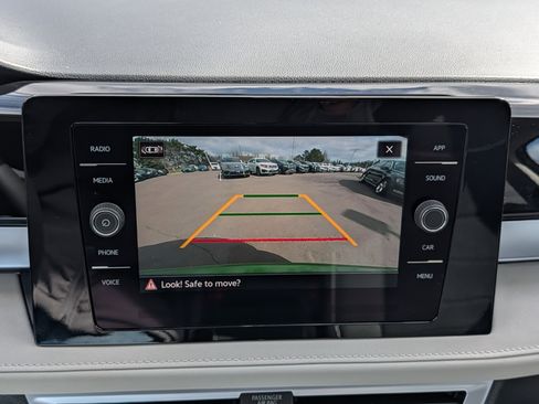 New 2026 Volkswagen Taos SE AWD/4WD image 12