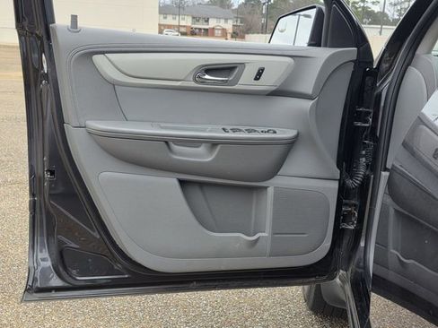 Used 2013 Chevrolet Traverse LT image 15