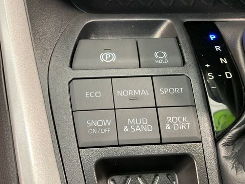 Certified 2025 Toyota RAV4 XLE AWD/4WD image 16