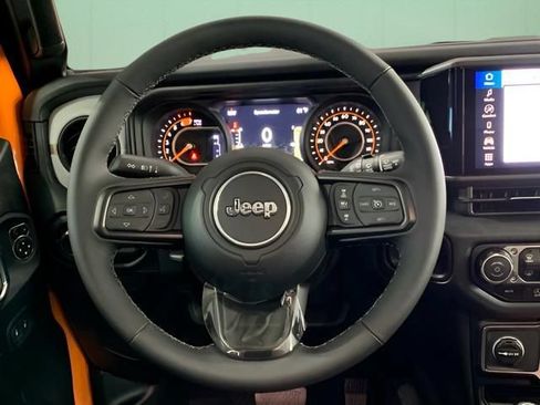 Used 2025 Jeep Wrangler Unlimited Sport AWD/4WD image 26