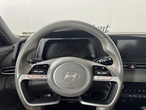 Used 2025 Hyundai Elantra Sport FWD image 15