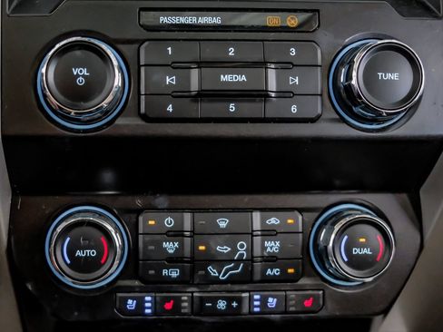 Used 2021 Ford F250 Lariat w/ Lariat Ultimate Package AWD/4WD image 27