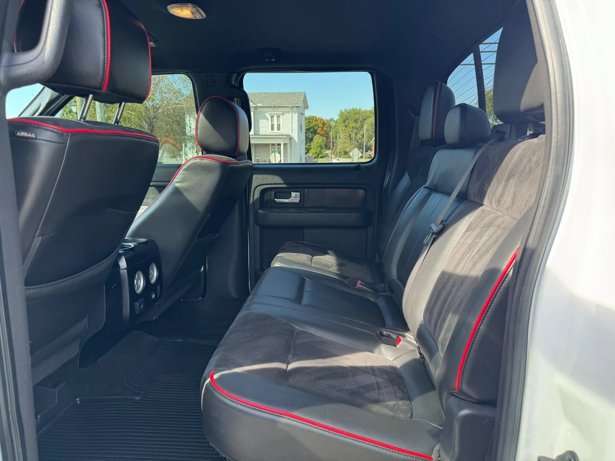 Used 2014 Ford F150 FX4 w/ Equipment Group 402A Luxury AWD/4WD image 29