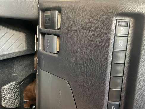 Used 2024 Toyota RAV4 XLE Premium FWD image 34