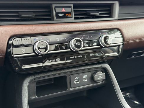 Used 2023 Honda Pilot Elite image 29