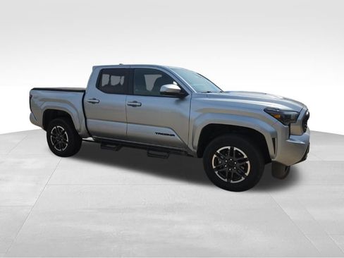 Used 2024 Toyota Tacoma TRD Sport w/ TRD Sport Upgrade Package AWD/4WD image 5