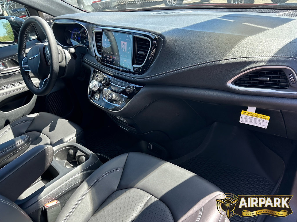New 2025 Chrysler Pacifica Select FWD image 11
