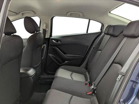 Used 2018 MAZDA MAZDA3 Sport FWD image 16