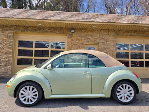 Used 2008 Volkswagen Beetle SE image 56