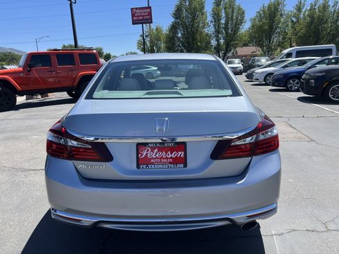 Used 2017 Honda Accord LX image 7