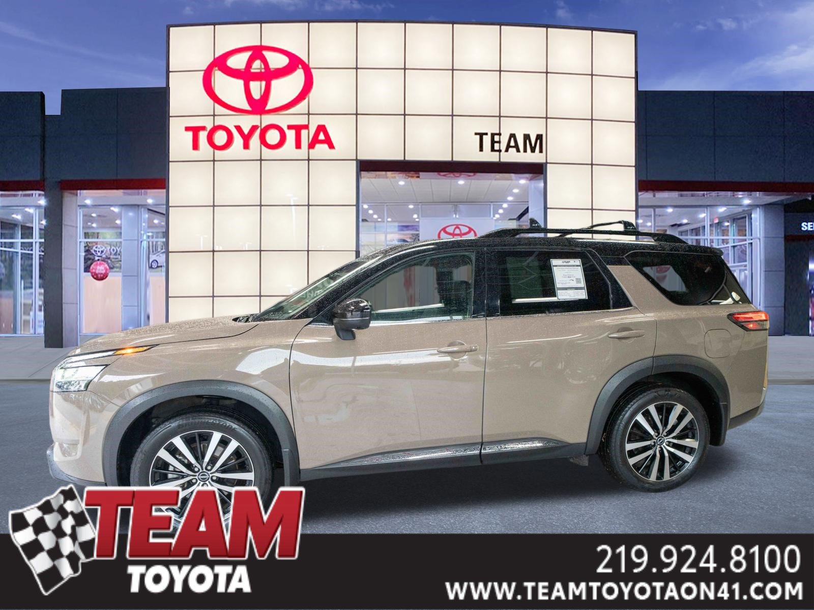 Used 2024 Nissan Pathfinder Platinum AWD/4WD image 1