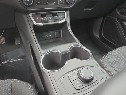 Used 2023 GMC Terrain SLE image 39