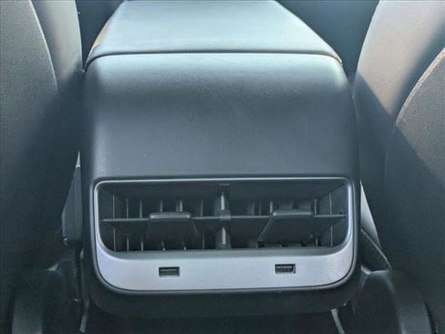 Used 2019 Tesla Model 3 Standard Range Plus image 19