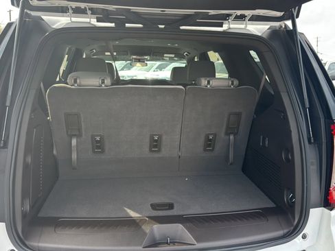 Used 2023 GMC Yukon SLE image 27