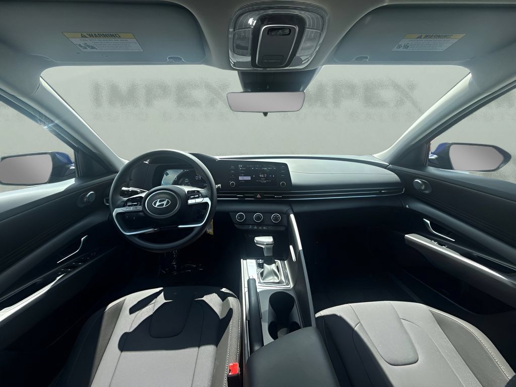 Used 2026 Hyundai Elantra SE FWD image 7